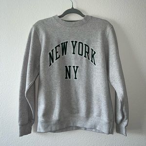 BRANDY MELVILLE- NEW YORK NY SWEATSHIRT - GREY AND GREEN - ONE SIZE